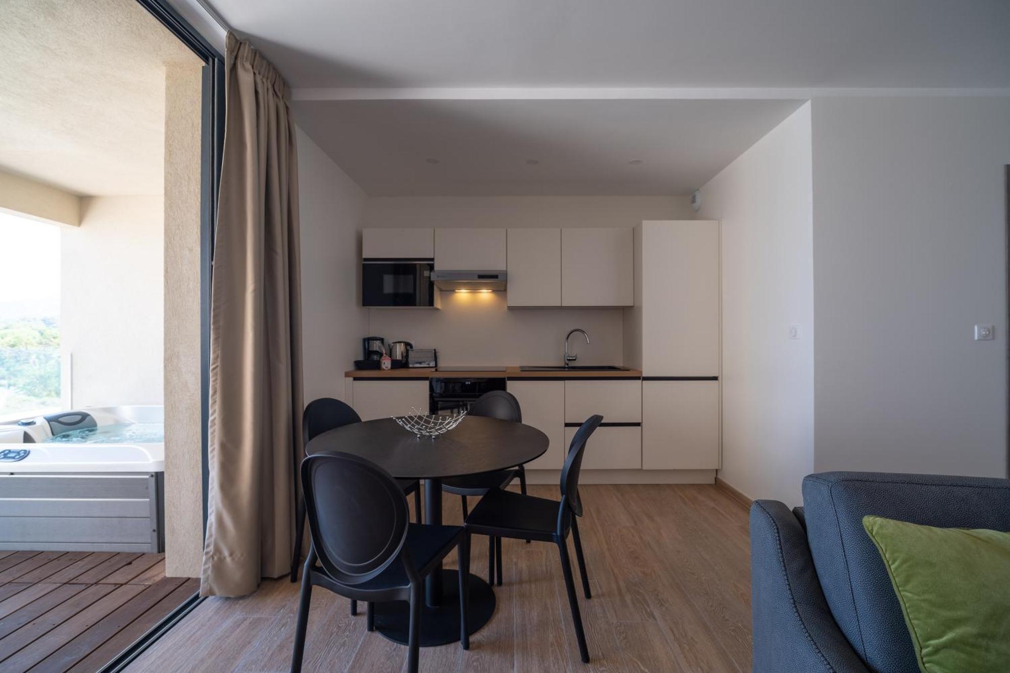 Residence Saletta Mare Л'Іль-Русс Екстер'єр фото